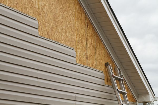Loose Siding Replacement in Olathe