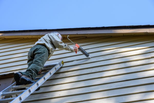Cost of Vinyl Siding Caulk Repair in Olathe