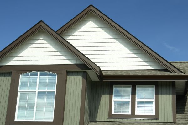 Cost of Vertical Vinyl Siding Repair in Olathe