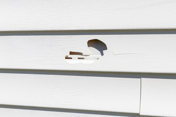 Cost of White Vinyl Siding Repair in Olathe