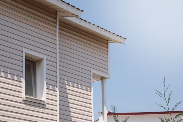 Cost of Vinyl Siding Hole Repair in Olathe